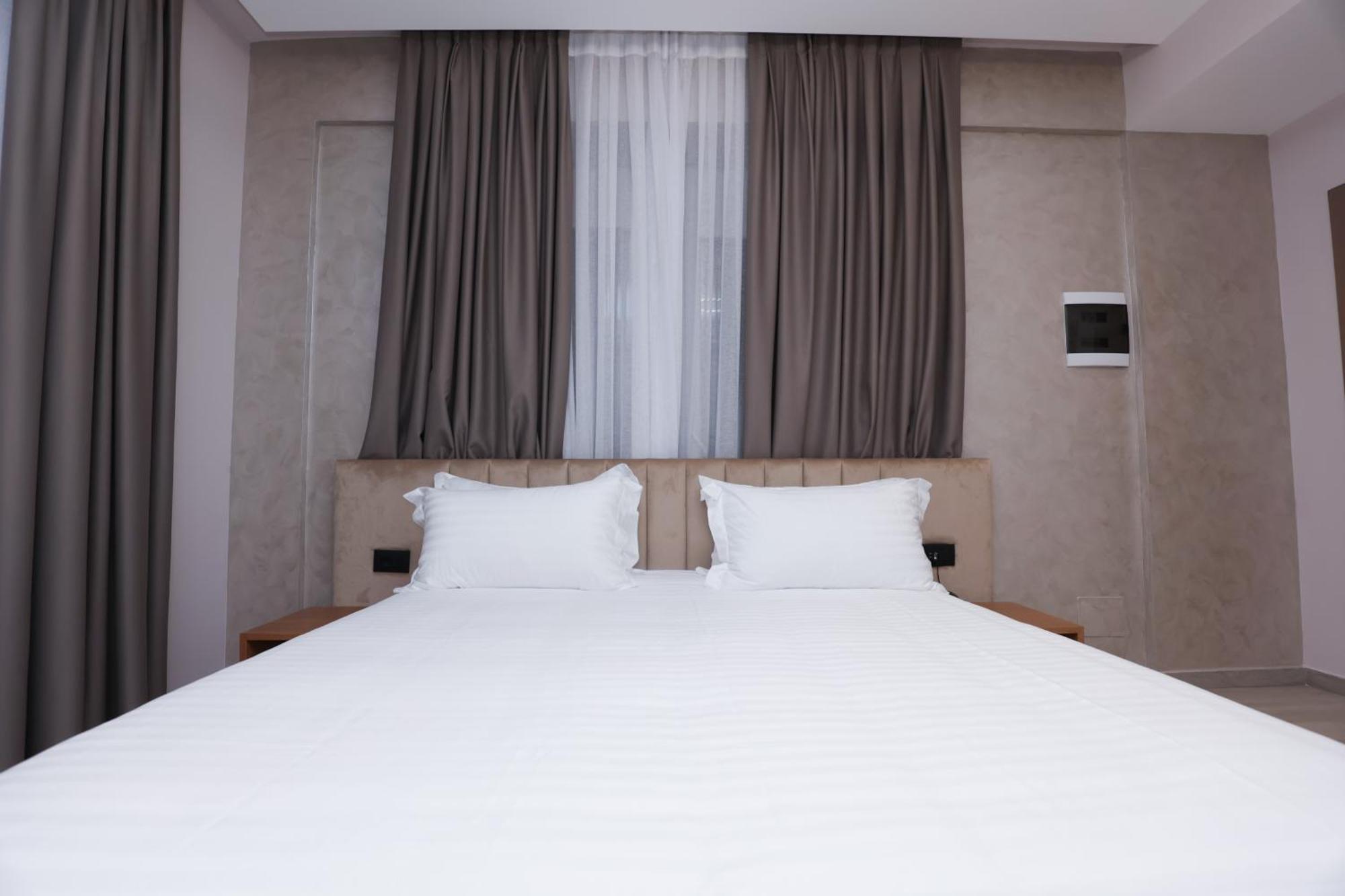 Residence Inn Hotel Тирана Экстерьер фото