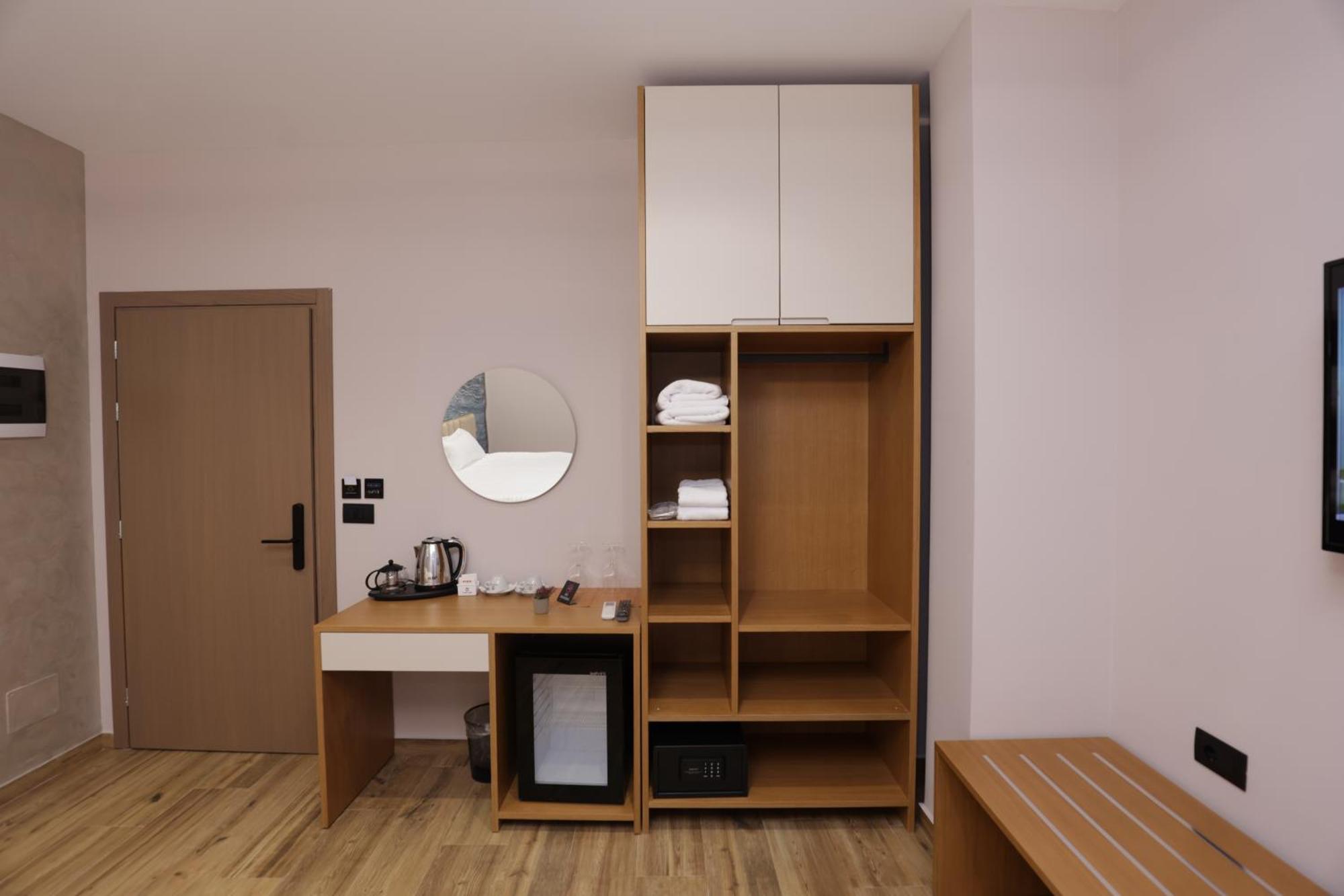 Residence Inn Hotel Тирана Экстерьер фото